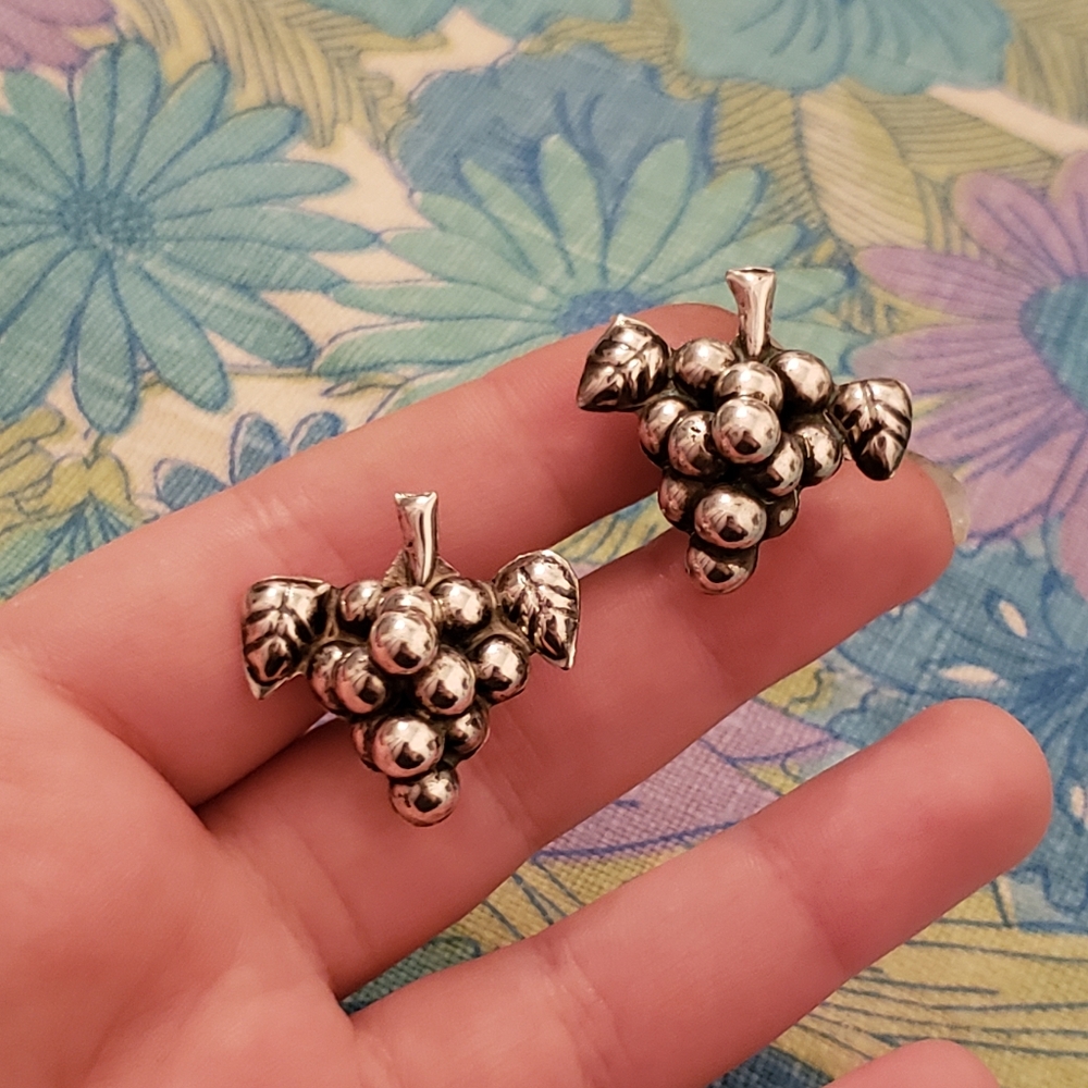 1980s sterling silver 925 vintage grape earrings